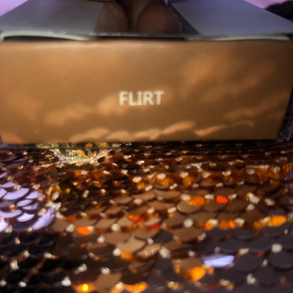 HUDA BEAUTY - Picture 2 of 2